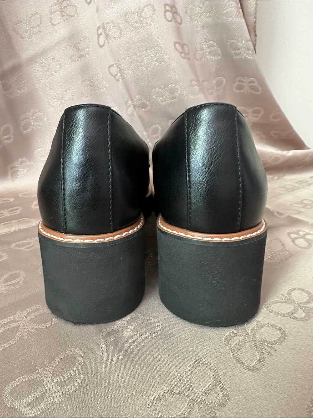 Naturalizer Black Leather Lug Loafers - Picture 5 of 7